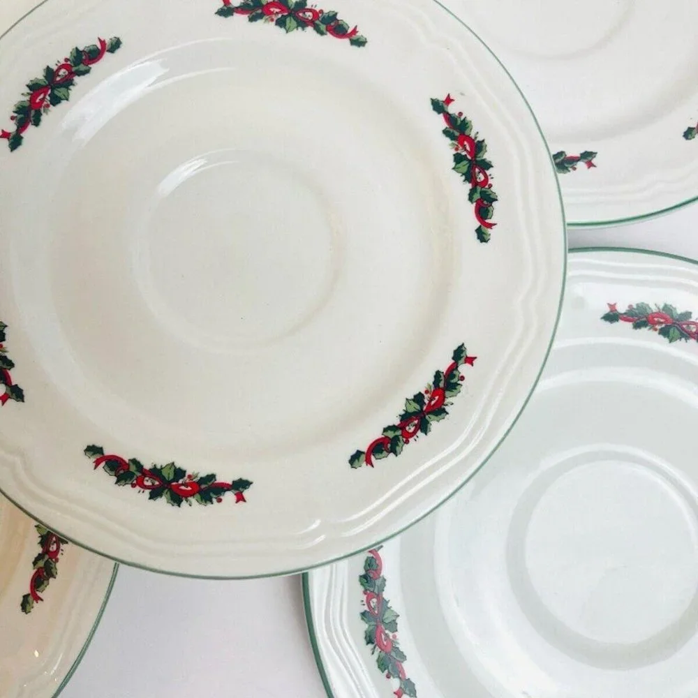 Vintage Unbranded Set of 5 Dessert Plates Christmas Holly 6.5" Ceramic Holiday - Picture 3 of 5